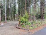  Russell Dr - Photo 3