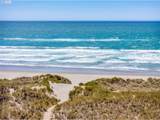 8917 Spindrift Ln - Photo 38