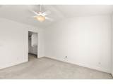 1703 Clinton St - Photo 18