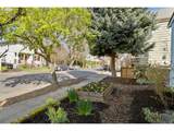 1703 Clinton St - Photo 29