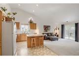 912 Twelfth St - Photo 7