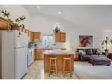 912 Twelfth St - Photo 8