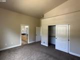2389 Brooklyn Dr - Photo 19