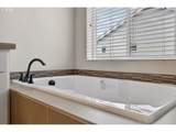 2081 Silverstone Dr - Photo 30