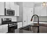 2081 Silverstone Dr - Photo 6