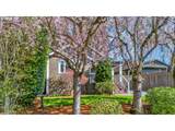 1208 Mcloughlin Blvd - Photo 3