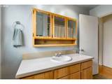 381 Wisconsin St - Photo 17