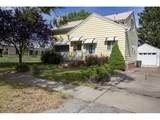 907 4TH St - Photo 1