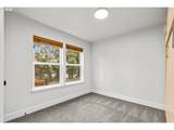 1546 Poplar Dr - Photo 30