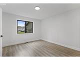 512 Eastman Pkwy - Photo 31