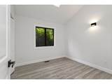 512 Eastman Pkwy - Photo 37