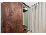 1220 Court Ave - Photo 21