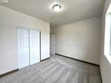 320 Riverwood Ct - Photo 15