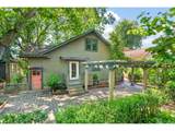 3957 Burnside St - Photo 23