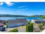 1017 Lake Dr - Photo 4