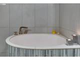 725 Flanders St - Photo 22