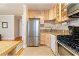 1104 Columbia St - Photo 19