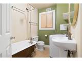 1104 Columbia St - Photo 20