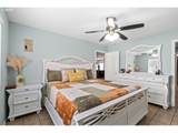 2511 Curlew St - Photo 15