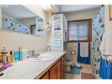 1016 Oak St - Photo 16