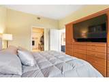 1025 Couch St - Photo 24