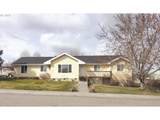 875 Lakeview Ct - Photo 1