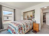 880 F St - Photo 17