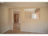905 Chenoweth Loop - Photo 7