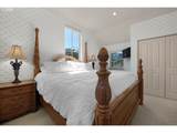 1360 Pacific St - Photo 44