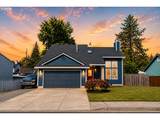 760 Justin St - Photo 1