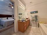1215 Ransom Ave - Photo 20