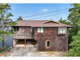 646 11TH St - Photo 1