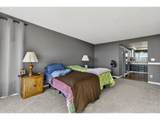 2088 Oak St - Photo 14