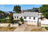 601 4TH St - Photo 1