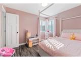 1720 9TH St - Photo 11