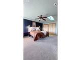 800 E St - Photo 18