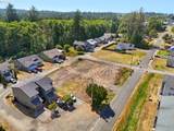 590 7TH Ave - Photo 2