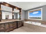 2219 Klickitat St - Photo 32
