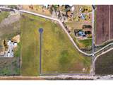 00000 Tomcat Ln - Photo 2