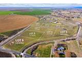 00000 Tomcat Ln - Photo 3