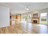 1615 Sisters Ct - Photo 3