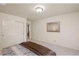 820 Park Ter - Photo 19