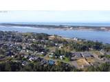 1070 Park Pl - Photo 27