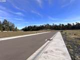 1070 Park Pl - Photo 6
