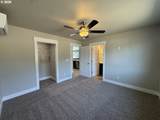 1123 Laura St - Photo 14