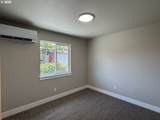 1123 Laura St - Photo 17