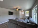 1123 Laura St - Photo 8