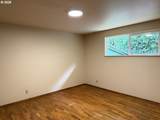 900 Rowe St - Photo 18