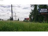 423 Lancaster Dr - Photo 4
