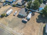 1045 1085 Mill St - Photo 11